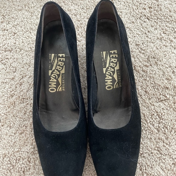 Salvatore Ferragamo MADE IN ITALY designer square toe black suede heels - Picture 2 of 4
